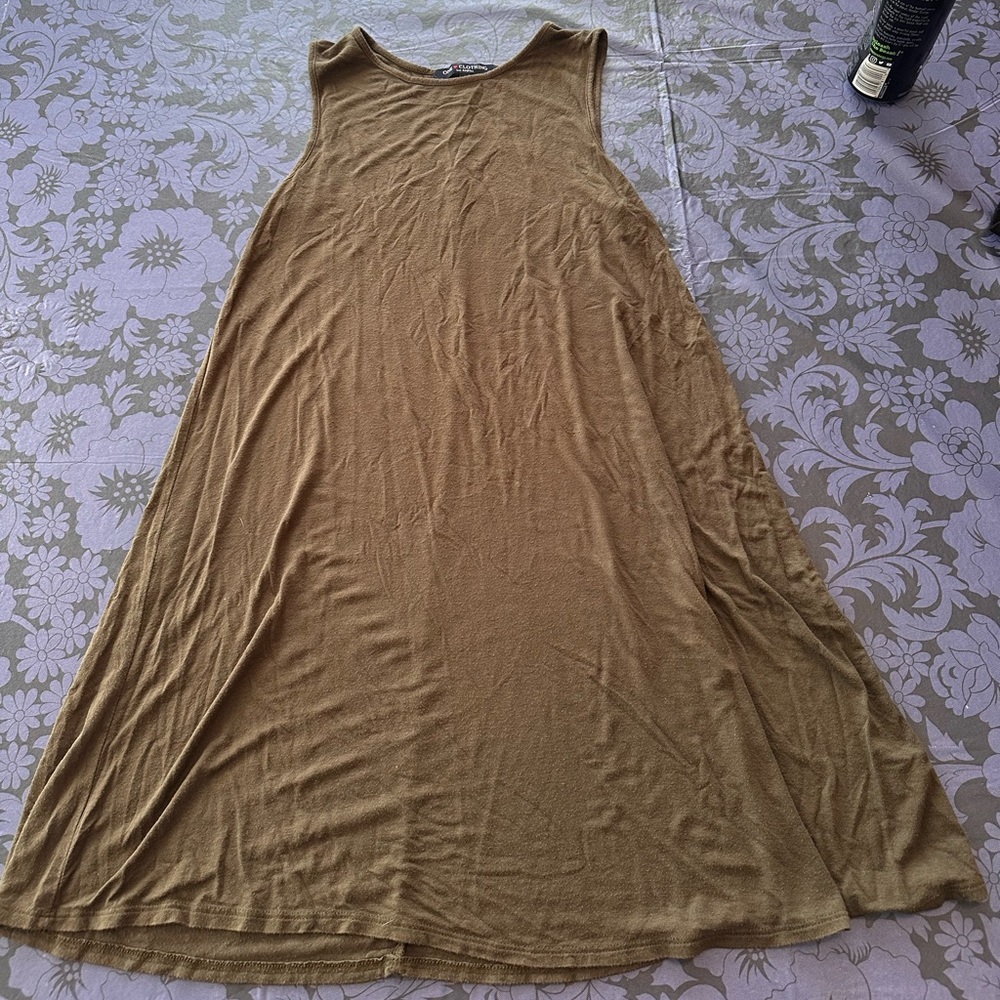 Small One Clothing flowy dark green dress